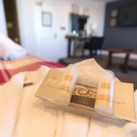 The Helaina 스카버러