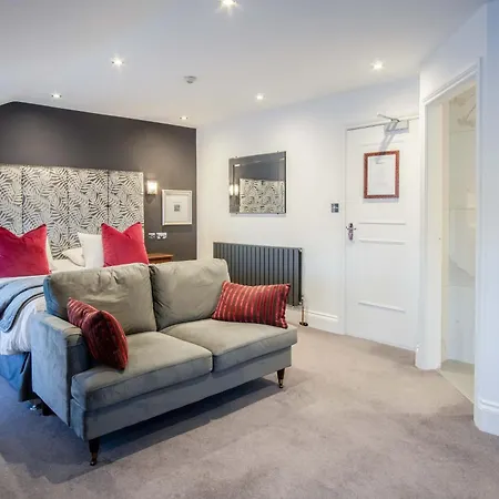 The Helaina スカーバラ