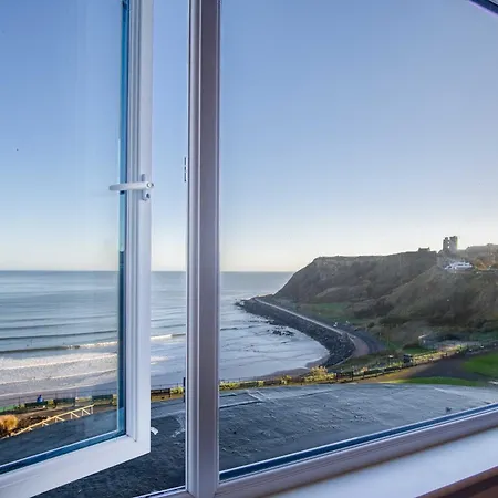 Konukevi The Helaina 5*