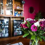和里钠酒店 招待所 5*