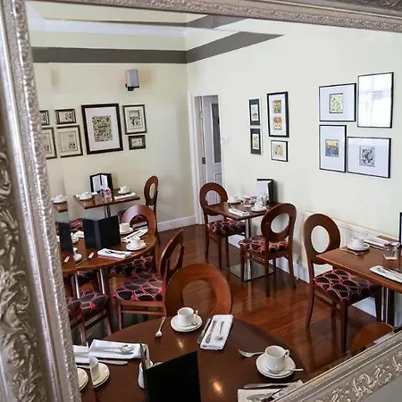 Πανσιόν The Helaina 5*